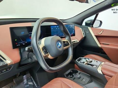 Used 2024 BMW iX xDrive50 w/ Sport Package AWD/4WD image 19