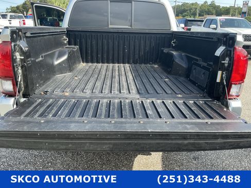 Used 2022 Toyota Tacoma SR w/ SR Convenience Package RWD image 21