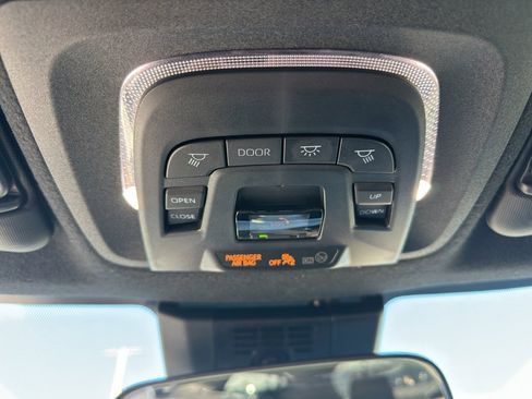 Used 2024 Toyota Corolla SE w/ SE Premium Package image 21