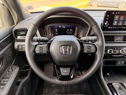 Used 2025 Honda Pilot Black Edition image 8