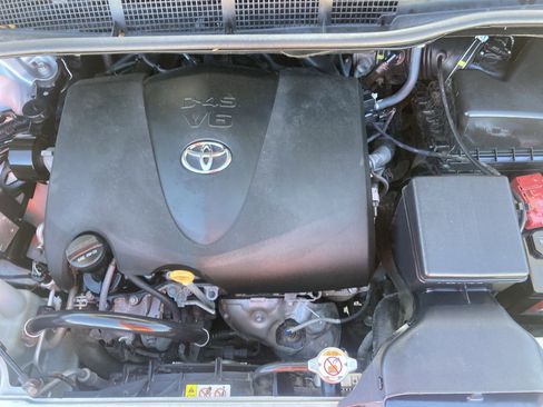 Certified 2020 Toyota Sienna XLE image 18