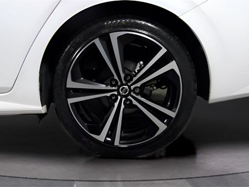 Used 2023 Nissan Sentra SR w/ Electronics Package image 35