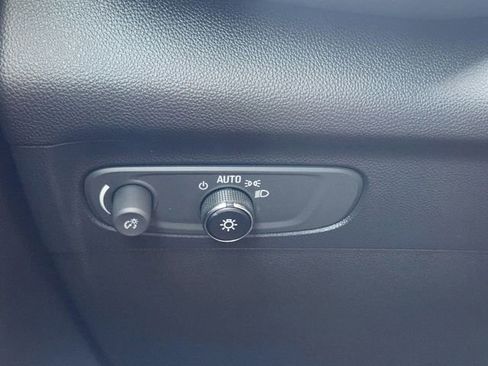 Used 2022 Buick Envision Essence w/ Safety Package image 23