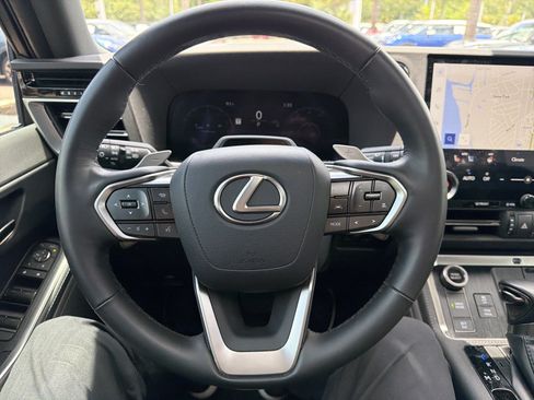Used 2024 Lexus GX 550 w/ Cold Area Package AWD/4WD image 18
