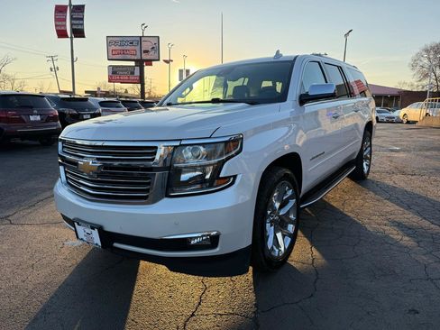 Used 2020 Chevrolet Suburban Premier image 3