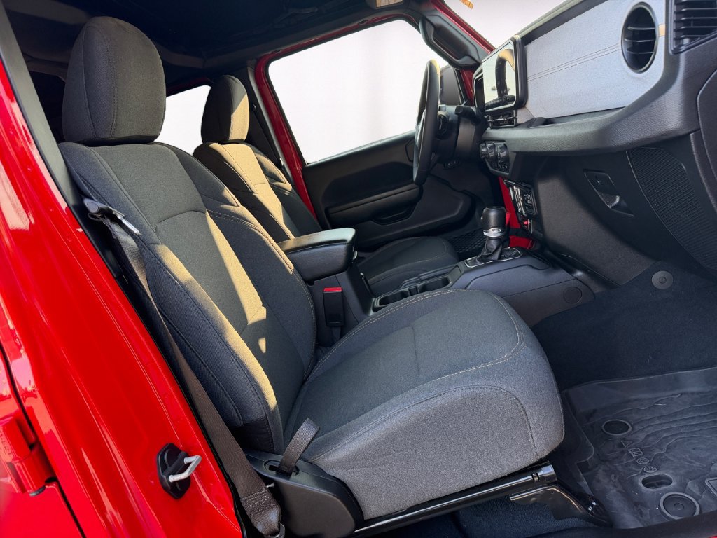 Used 2024 Jeep Wrangler Unlimited AWD/4WD image 15
