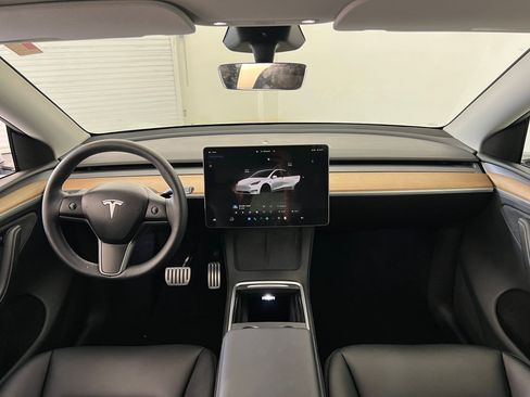Used 2025 Tesla Model Y Performance image 16