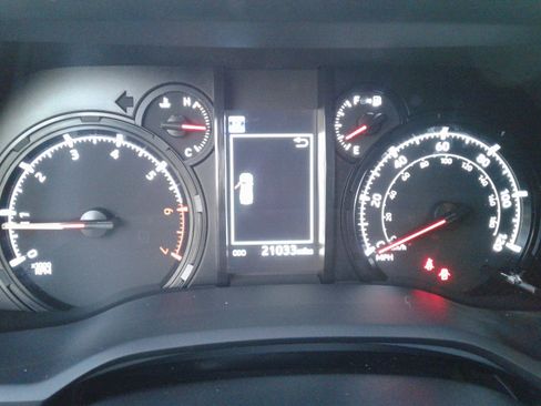 Used 2024 Toyota 4Runner SR5 Premium image 23