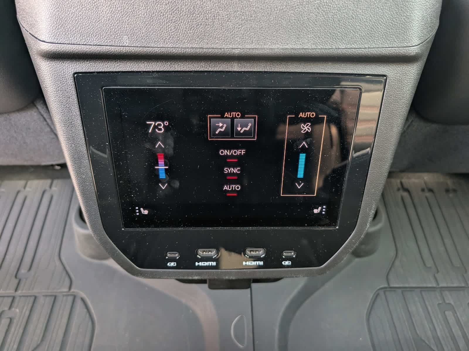Used 2025 GMC Yukon AT4 Ultimate AWD/4WD image 22