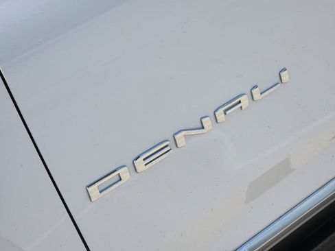 Used 2026 GMC Yukon Denali w/ Sun & Power Step Package AWD/4WD image 12