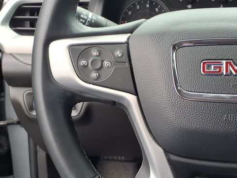 Used 2023 GMC Acadia SLT AWD/4WD image 18