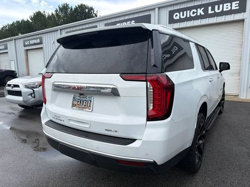 Used 2022 GMC Yukon XL SLT w/ SLT Premium Package AWD/4WD image 11