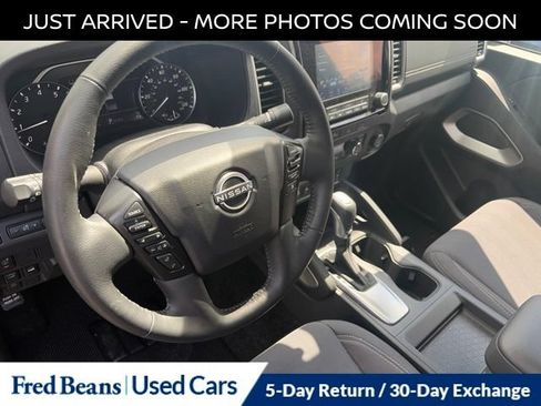 Used 2023 Nissan Frontier SV w/ SV Convenience Package AWD/4WD image 11