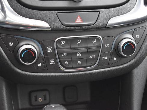 Used 2018 Chevrolet Equinox Premier AWD/4WD image 12