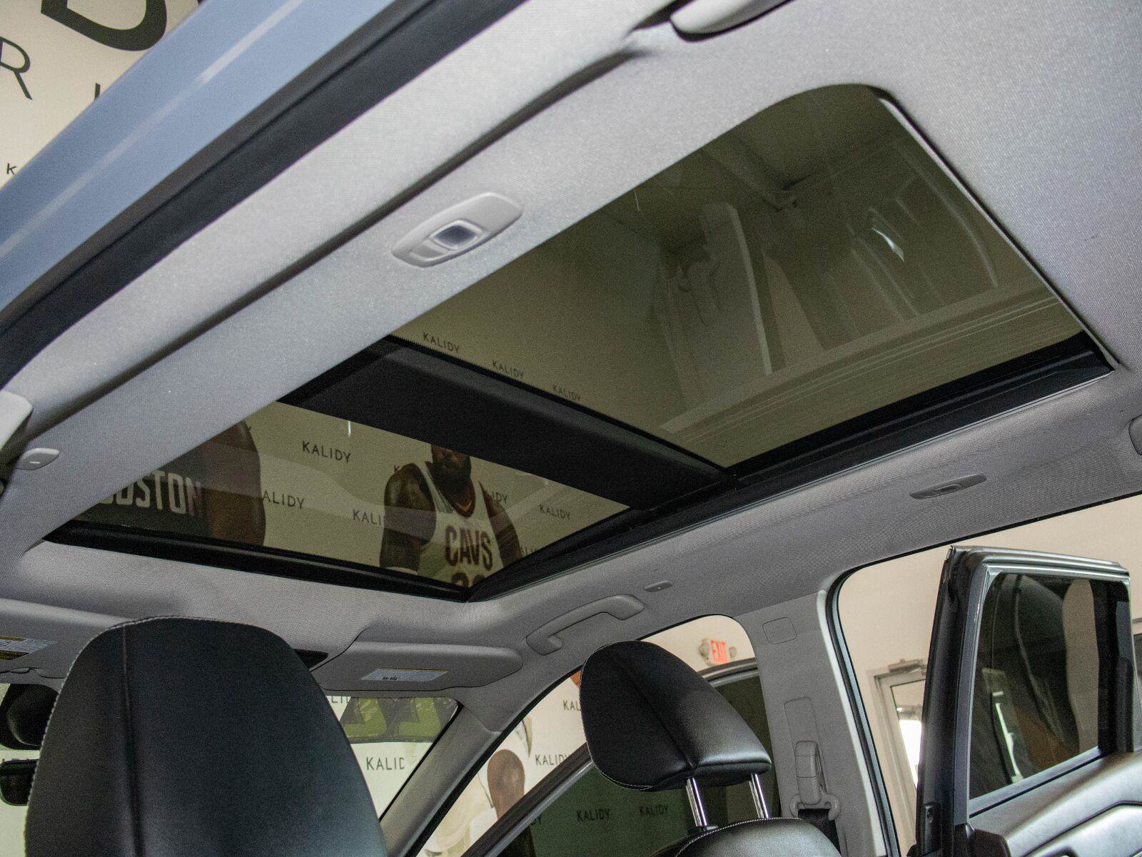 Used 2022 Nissan Rogue SL FWD image 13