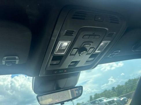 Certified 2024 Cadillac Escalade ESV Premium Luxury w/ Performance Package AWD/4WD image 5