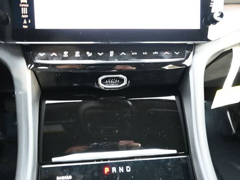 New 2026 Jeep Grand Cherokee Limited image 14