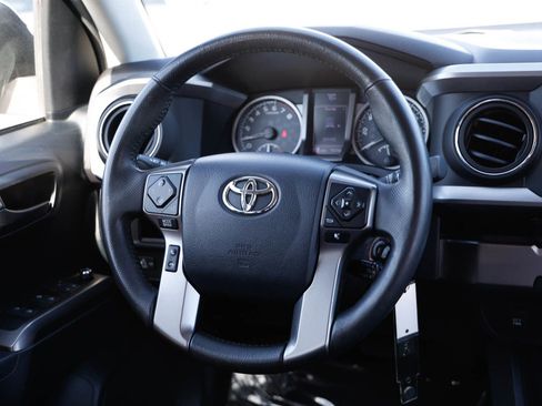 Used 2017 Toyota Tacoma SR5 w/ Tow Package RWD image 13