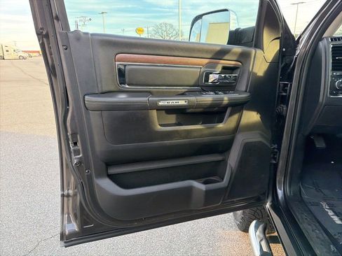 Used 2018 RAM 2500 Laramie w/ Cold Weather Group image 13