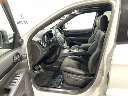 Used 2020 Jeep Grand Cherokee Trailhawk AWD/4WD image 2