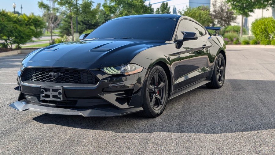Used 2018 Ford Mustang Coupe RWD image 11