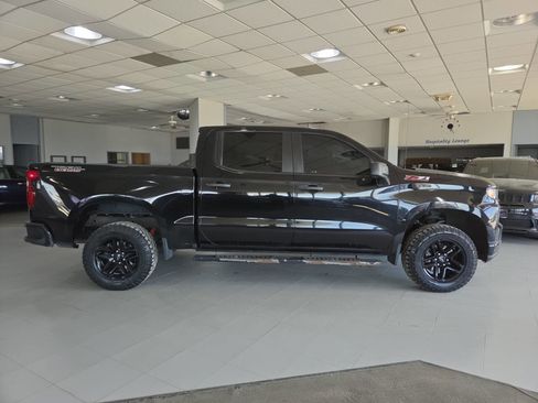 Used 2021 Chevrolet Silverado 1500 Custom Trail Boss AWD/4WD image 9