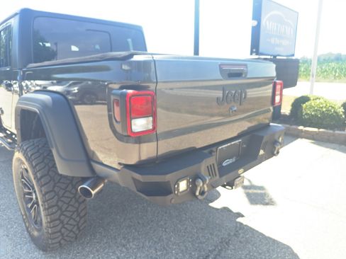 Used 2020 Jeep Gladiator Sport w/ Quick Order Package 24S AWD/4WD image 17