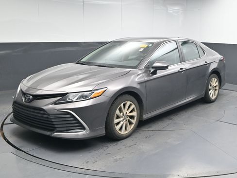 Certified 2023 Toyota Camry LE image 4