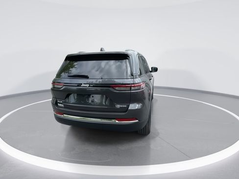 Used 2025 Jeep Grand Cherokee Laredo X AWD/4WD image 17
