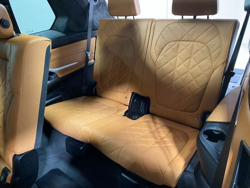 Certified 2024 BMW X7 xDrive40i w/ M Sport Package image 18