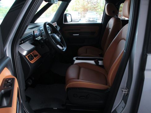New 2025 Volkswagen ID. Buzz Pro S RWD image 9