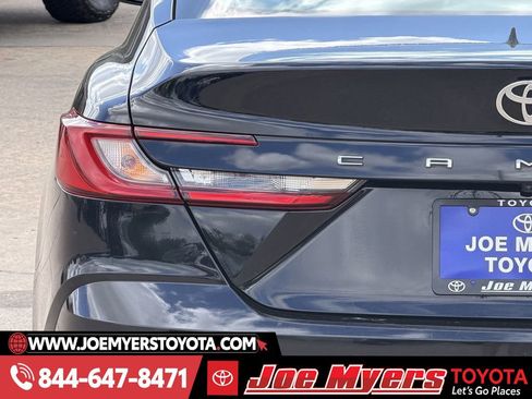 Used 2025 Toyota Camry LE image 10