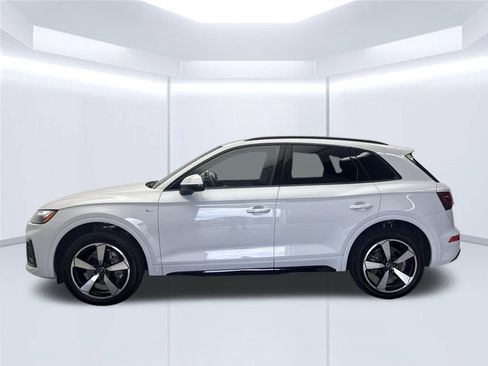 Used 2023 Audi Q5 2.0T Premium Plus w/ Premium Plus Package AWD/4WD image 2