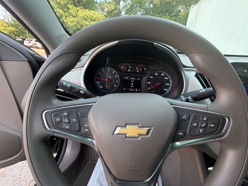Used 2025 Chevrolet Malibu LT FWD image 23