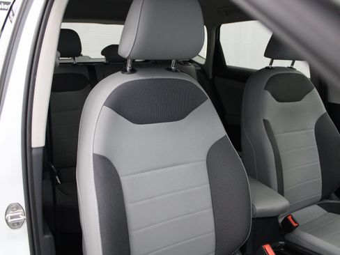 Used 2022 Volkswagen Taos SE image 33