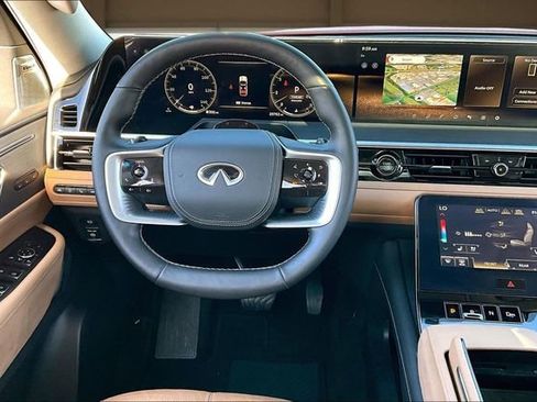 Certified 2025 INFINITI QX80 Sensory image 5