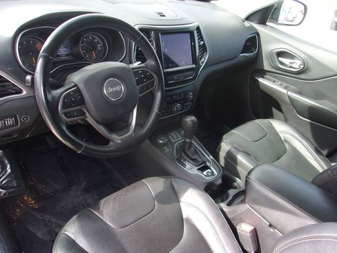 Used 2019 Jeep Cherokee Limited image 13