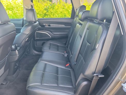 Used 2024 Kia Telluride EX FWD image 16