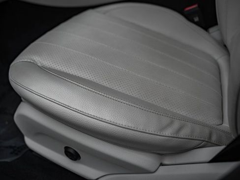 Used 2023 Mercedes-Benz E 350 E 350 w/ Premium Package image 32