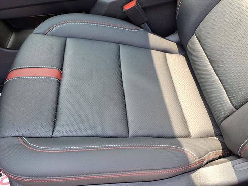 Used 2026 Chevrolet Traverse RS FWD image 17
