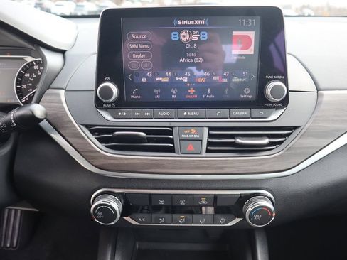 Certified 2025 Nissan Altima 2.5 SV FWD image 18