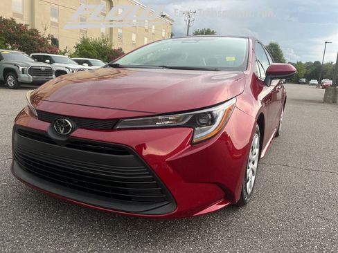 Used 2026 Toyota Corolla LE FWD image 28