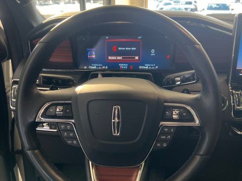 Used 2024 Lincoln Navigator Reserve AWD/4WD image 19