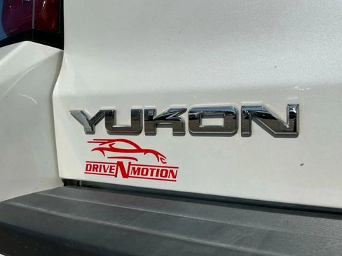 Used 2017 GMC Yukon SLT w/ Open Road Package image 20