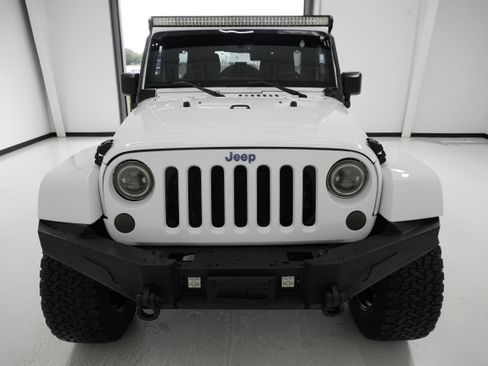 Used 2014 Jeep Wrangler Unlimited Sahara w/ Max Tow Package image 2