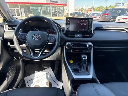 Used 2021 Toyota RAV4 XLE Premium AWD/4WD image 7