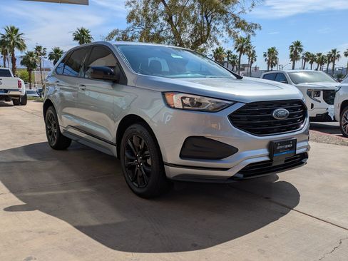 Used 2022 Ford Edge SE w/ Black Appearance Package AWD/4WD image 8