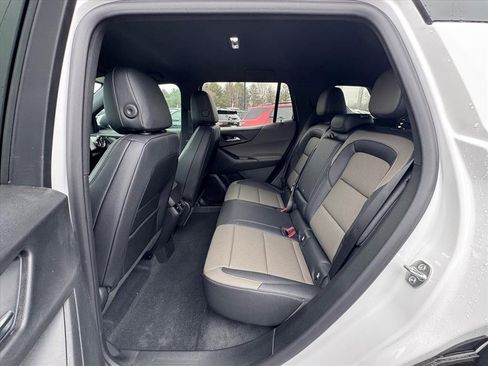 New 2026 Chevrolet Equinox LT w/ Convenience Package II image 9