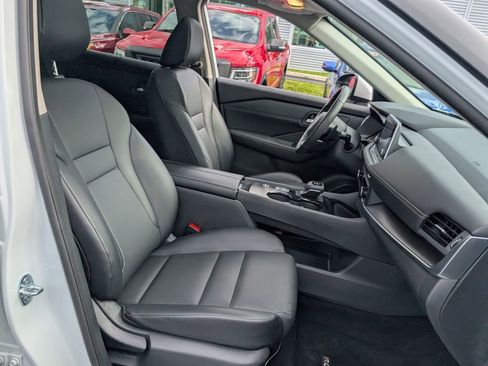 Certified 2024 Nissan Rogue SV w/ SV Premium Package image 16