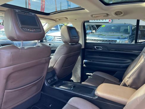 Used 2016 Lincoln MKT AWD w/ Equipment Group 201A image 9